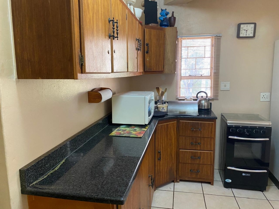 5 Bedroom Property for Sale in Kameeldrift West Gauteng