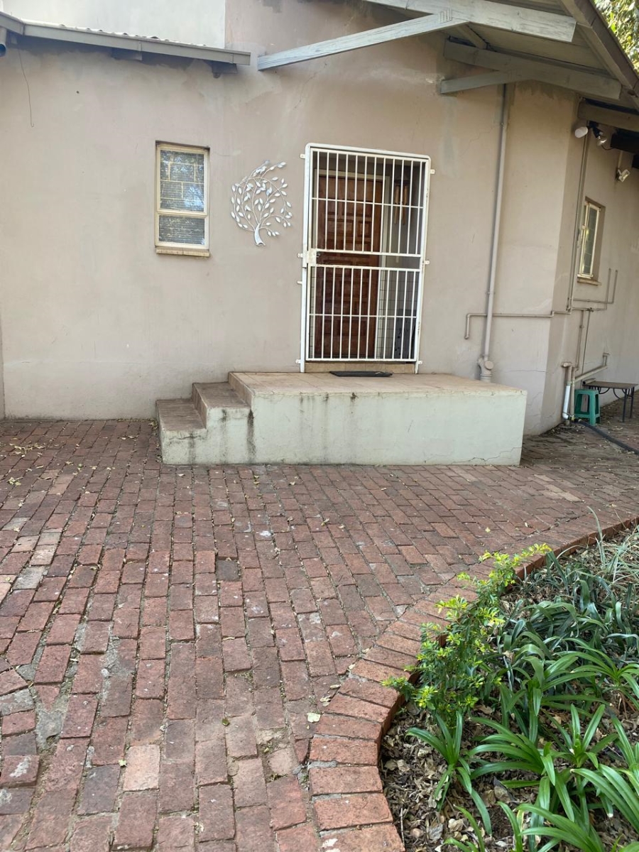 5 Bedroom Property for Sale in Kameeldrift West Gauteng