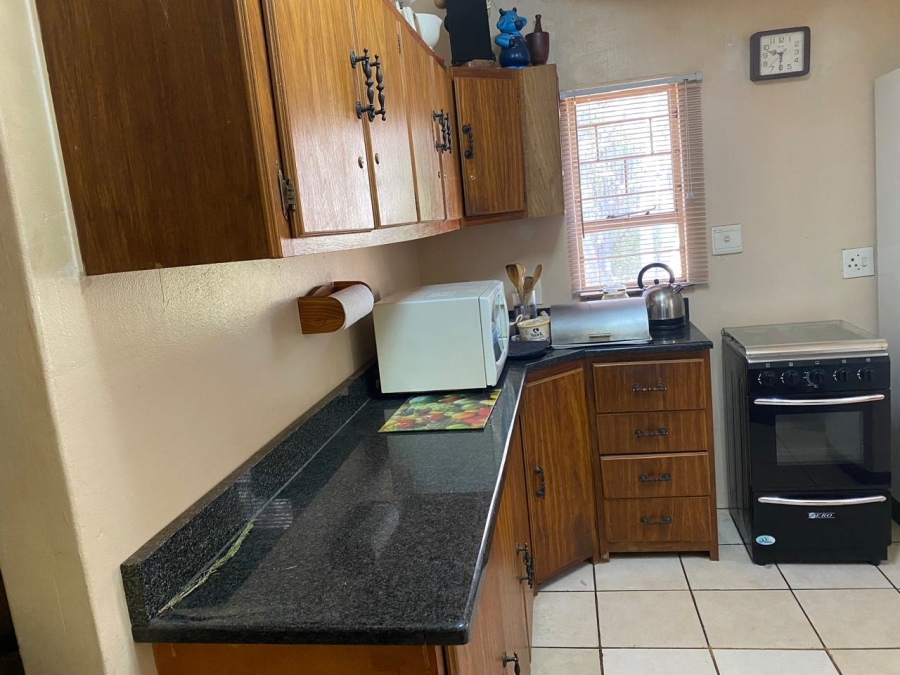 5 Bedroom Property for Sale in Kameeldrift West Gauteng