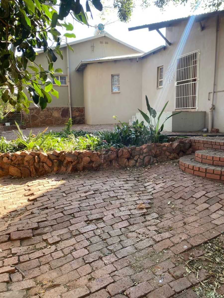 5 Bedroom Property for Sale in Kameeldrift West Gauteng