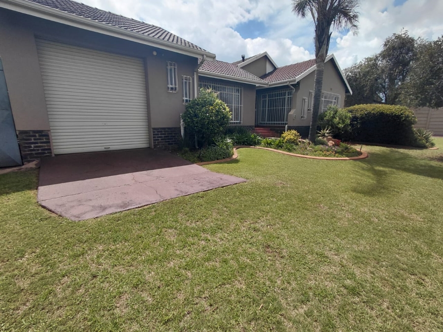 3 Bedroom Property for Sale in Dalpark Proper Gauteng