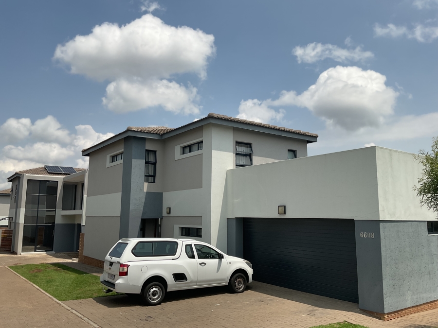 3 Bedroom Property for Sale in Thatchfield Estate Gauteng