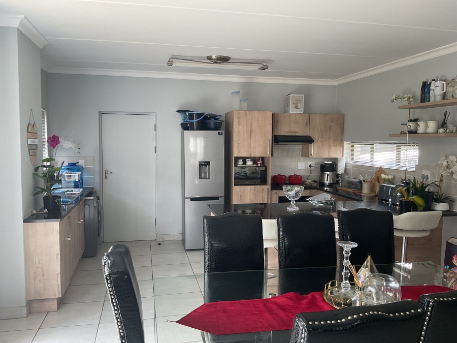 3 Bedroom Property for Sale in Thatchfield Estate Gauteng