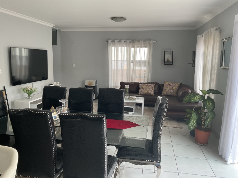3 Bedroom Property for Sale in Thatchfield Estate Gauteng