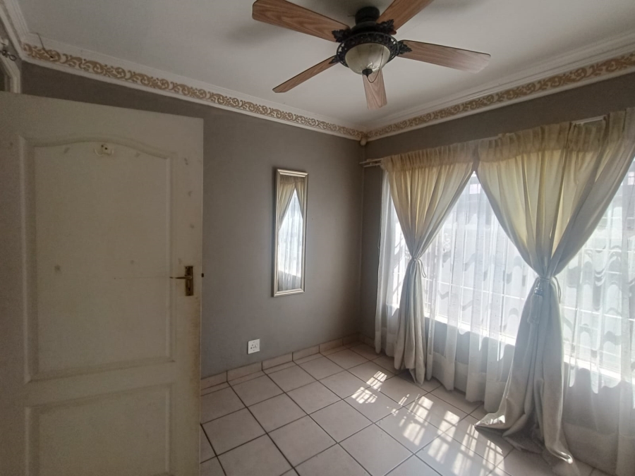 4 Bedroom Property for Sale in Vanderbijlpark SE 6 Gauteng