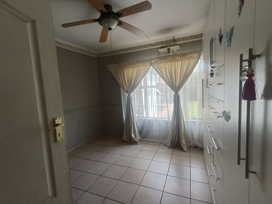 4 Bedroom Property for Sale in Vanderbijlpark SE 6 Gauteng
