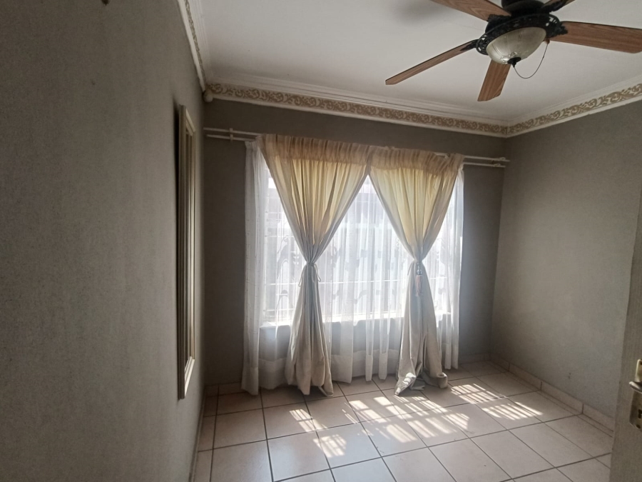 4 Bedroom Property for Sale in Vanderbijlpark SE 6 Gauteng