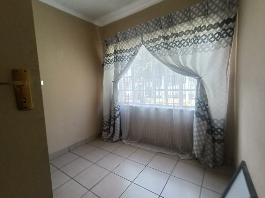 4 Bedroom Property for Sale in Vanderbijlpark SE 6 Gauteng