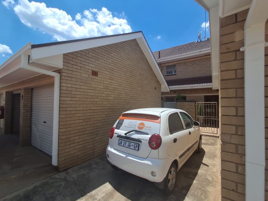 3 Bedroom Property for Sale in Three Rivers Proper Gauteng