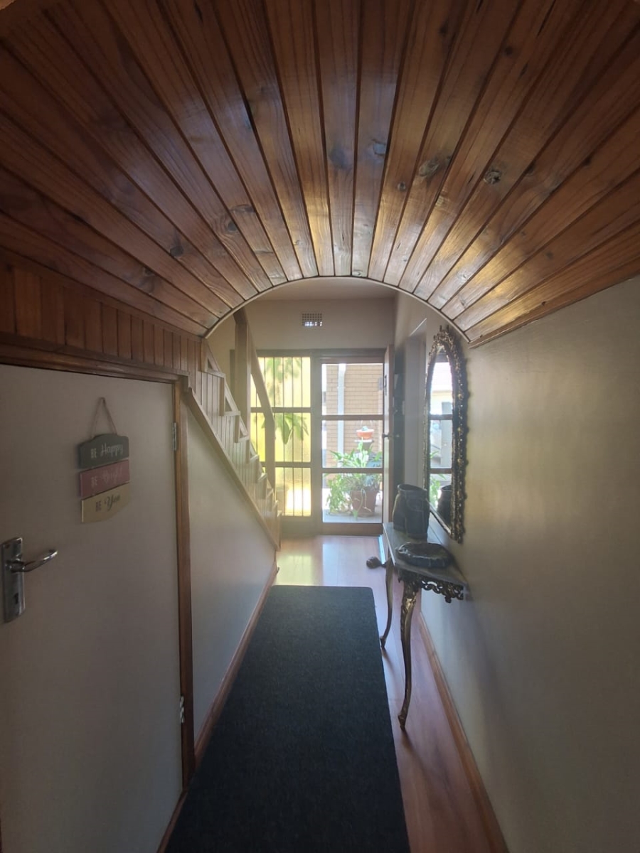 3 Bedroom Property for Sale in Three Rivers Proper Gauteng