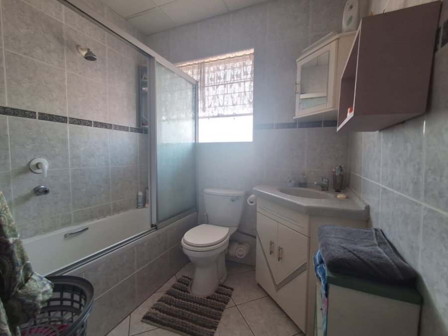 3 Bedroom Property for Sale in Three Rivers Proper Gauteng