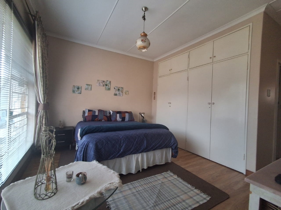 3 Bedroom Property for Sale in Three Rivers Proper Gauteng