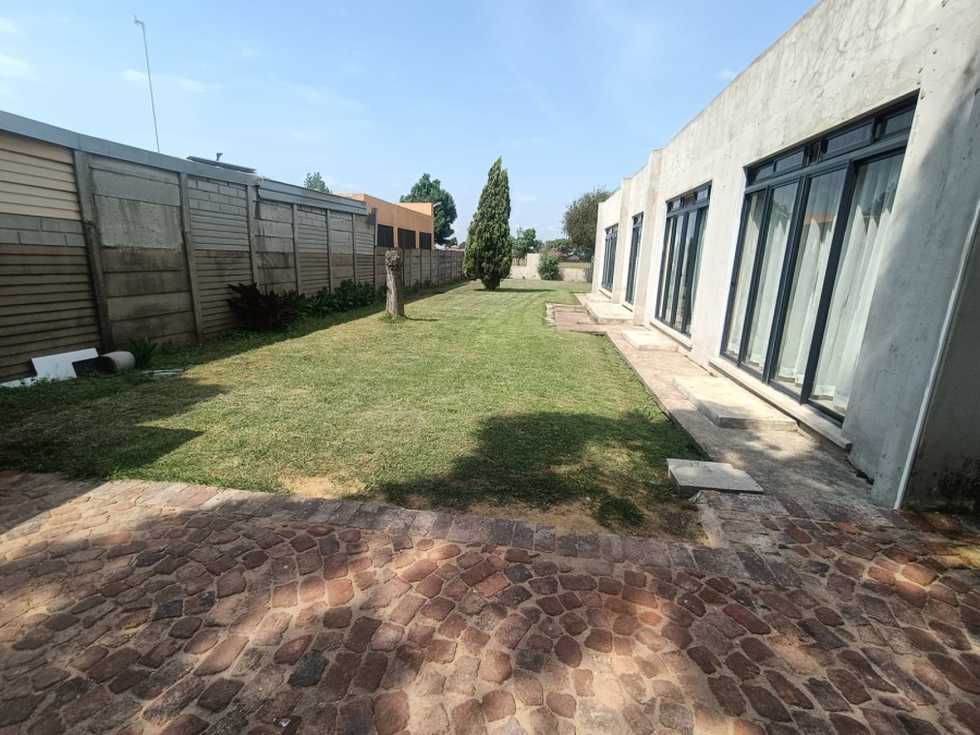 4 Bedroom Property for Sale in Vanderbijlpark CE 4 Gauteng