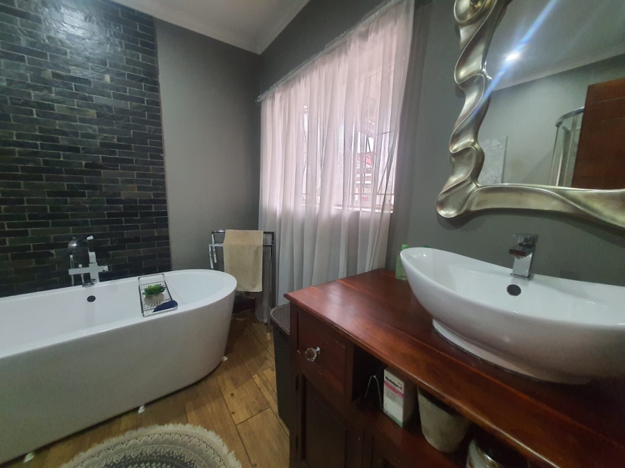 3 Bedroom Property for Sale in Vanderbijlpark SW 5 Gauteng