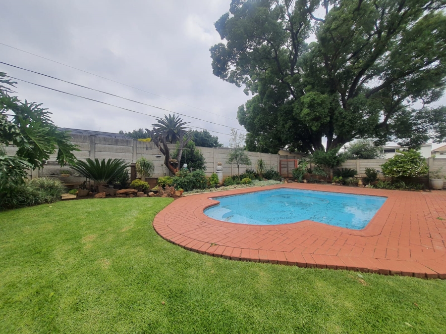 3 Bedroom Property for Sale in Vanderbijlpark SW 5 Gauteng