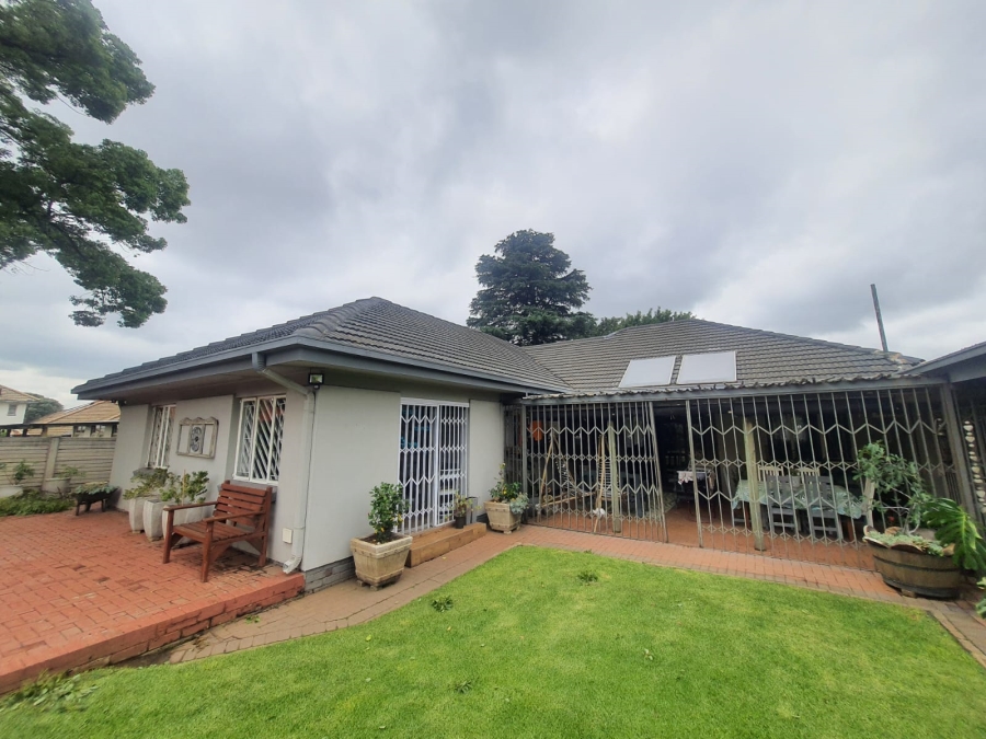 3 Bedroom Property for Sale in Vanderbijlpark SW 5 Gauteng