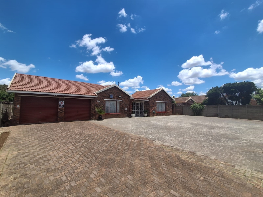 3 Bedroom Property for Sale in Waldrift Gauteng
