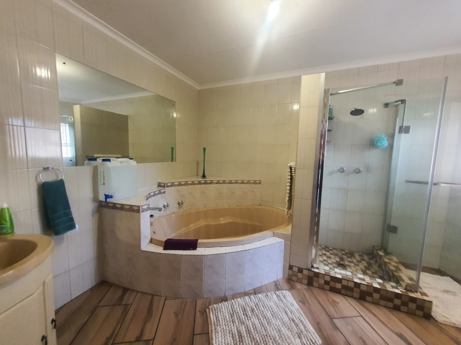 5 Bedroom Property for Sale in Vanderbijlpark SE Gauteng