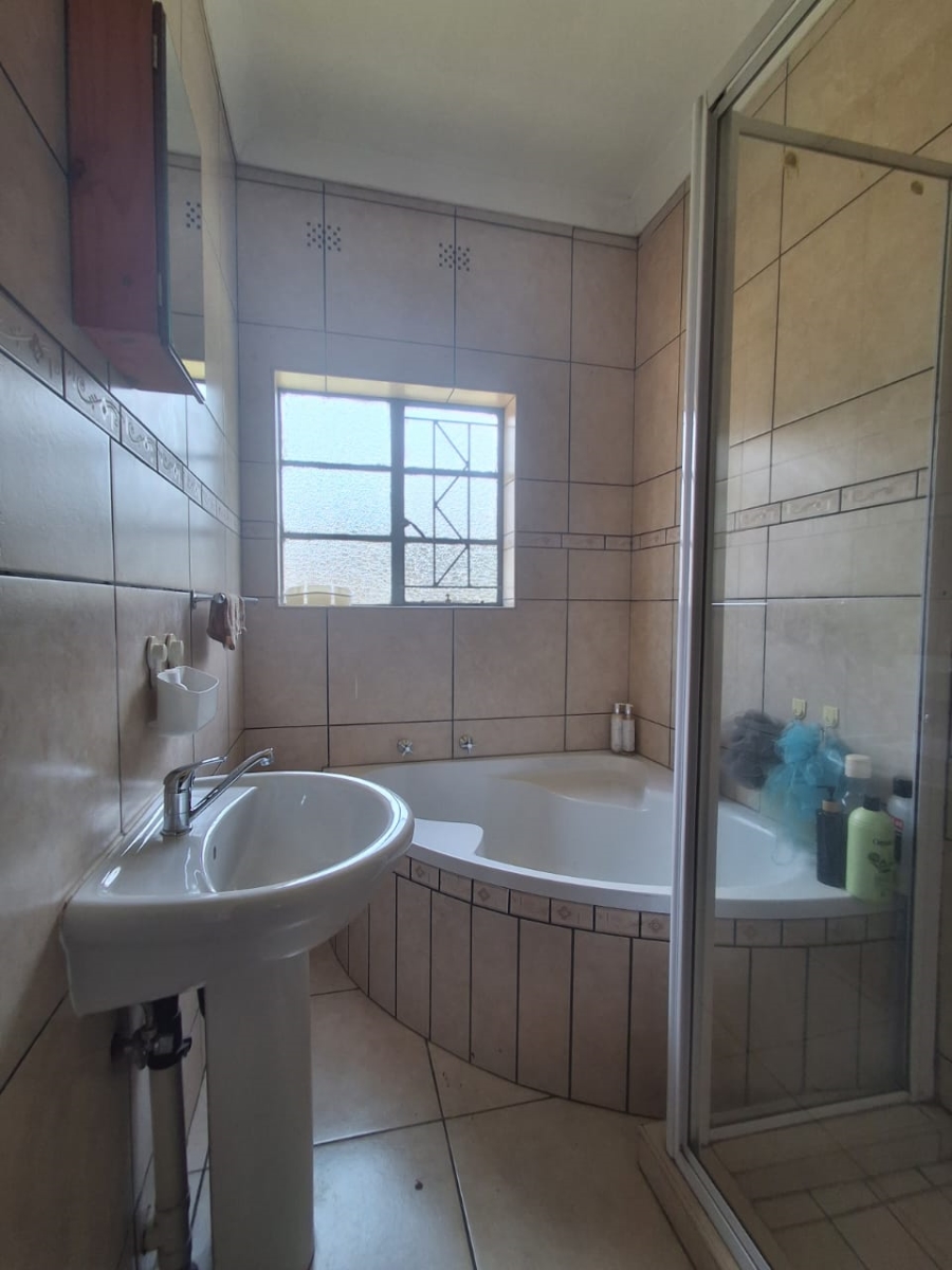 3 Bedroom Property for Sale in Three Rivers Gauteng