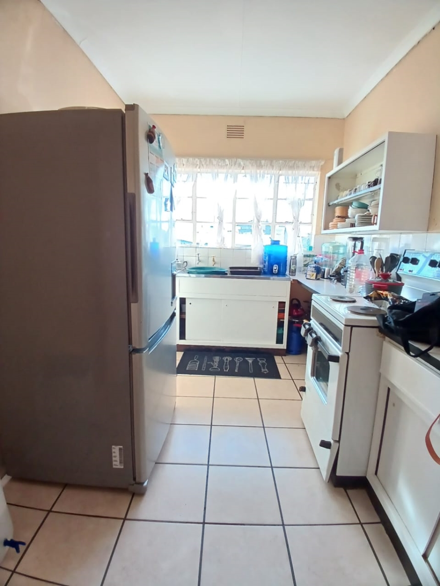 2 Bedroom Property for Sale in Vanderbijlpark CW 3 Gauteng