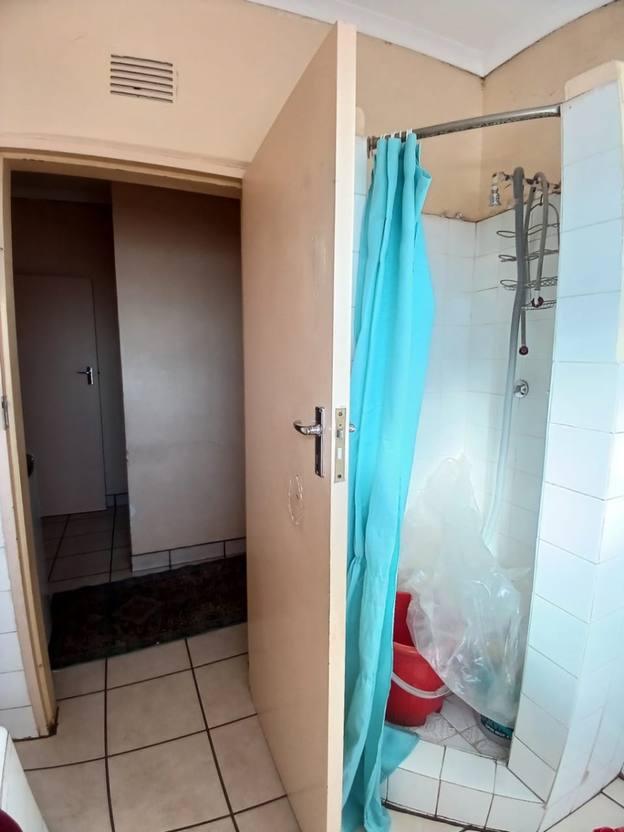 2 Bedroom Property for Sale in Vanderbijlpark CW 3 Gauteng