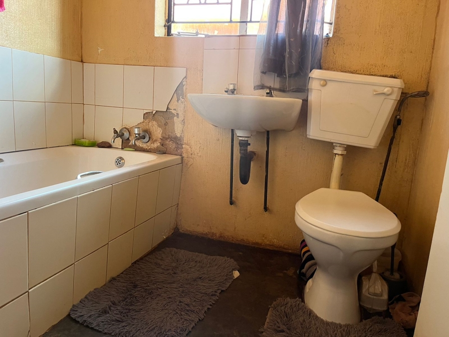 2 Bedroom Property for Sale in Soshanguve East Gauteng