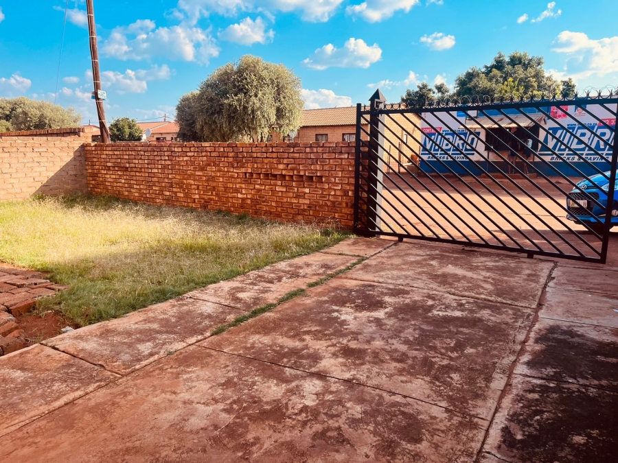 2 Bedroom Property for Sale in Soshanguve East Gauteng