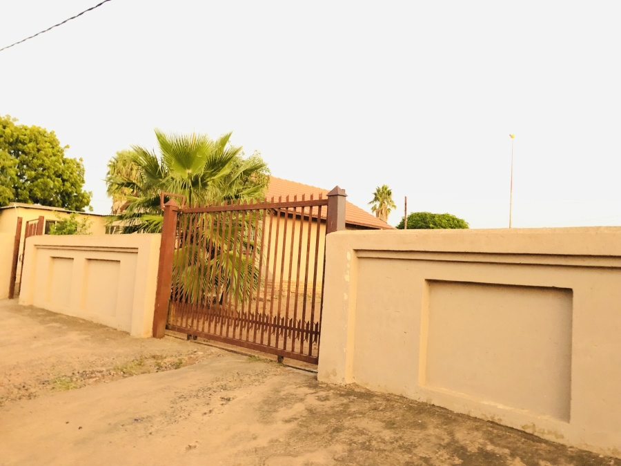 2 Bedroom Property for Sale in Soshanguve Cc Gauteng