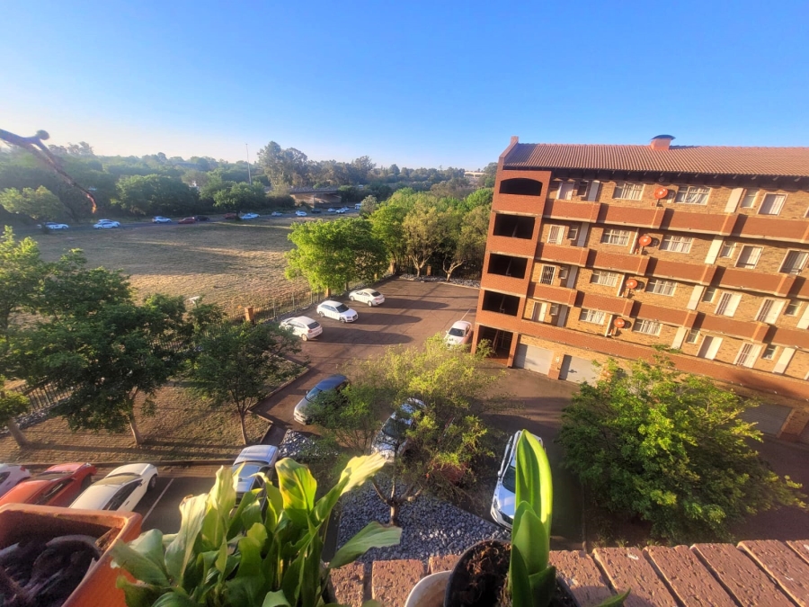 2 Bedroom Property for Sale in Zwartkop Gauteng