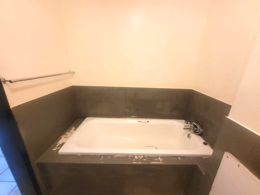 2 Bedroom Property for Sale in Zwartkop Gauteng