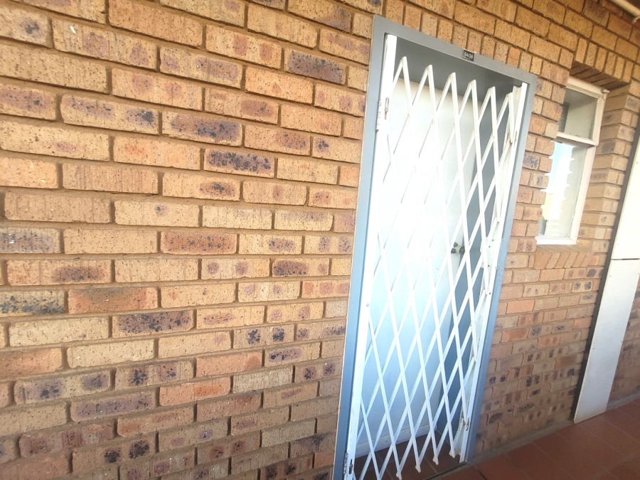 2 Bedroom Property for Sale in Zwartkop Gauteng