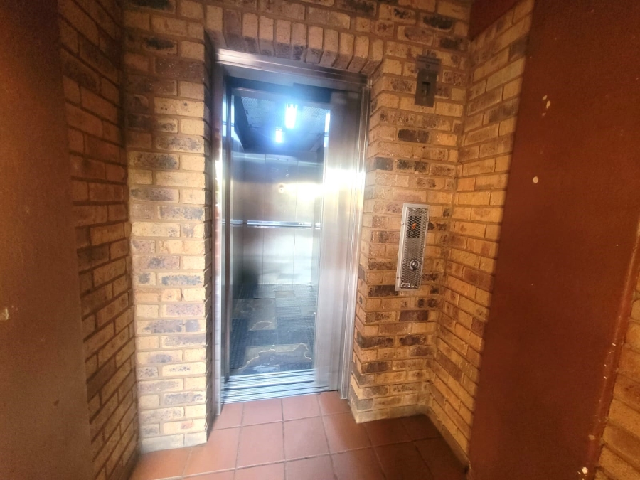 2 Bedroom Property for Sale in Zwartkop Gauteng