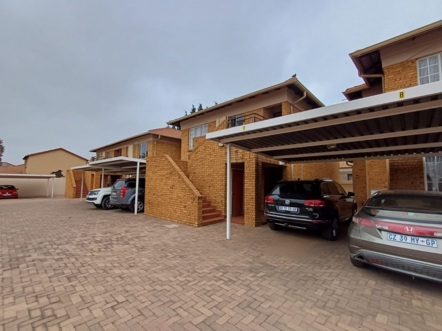 2 Bedroom Property for Sale in Sonneveld Gauteng
