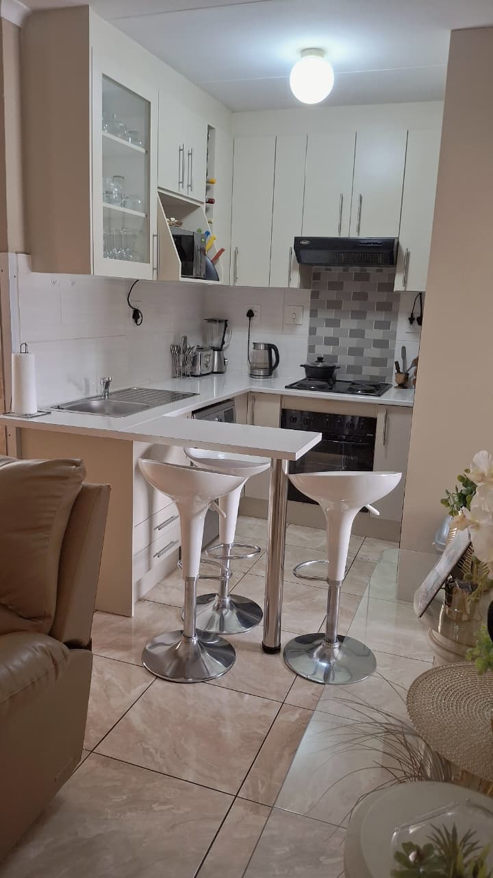 2 Bedroom Property for Sale in Commercia Gauteng