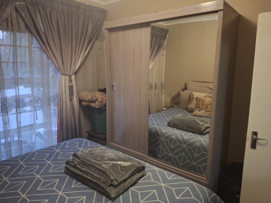 2 Bedroom Property for Sale in Commercia Gauteng