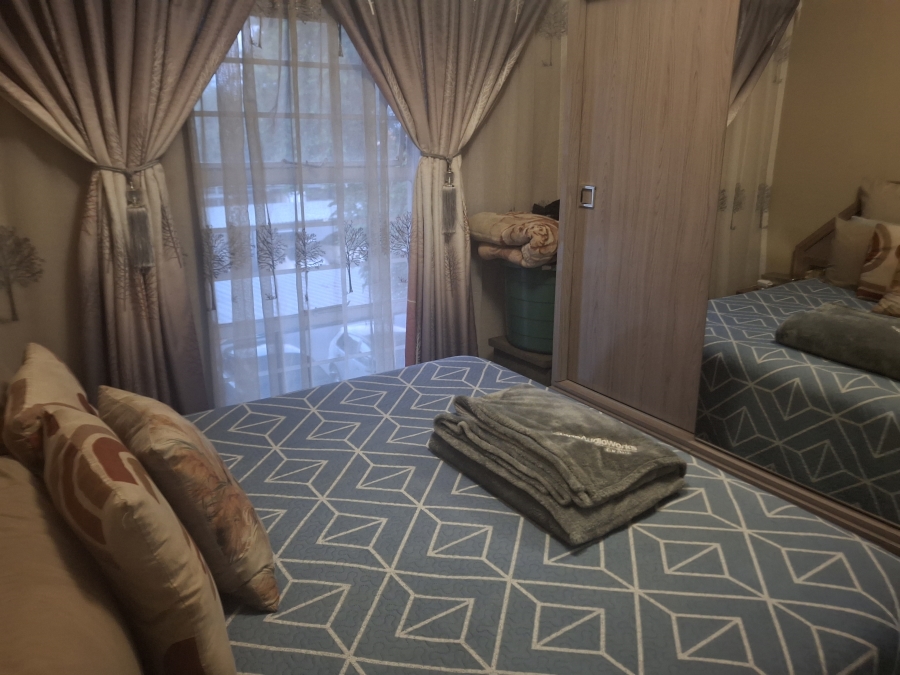 2 Bedroom Property for Sale in Commercia Gauteng