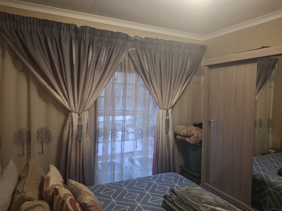 2 Bedroom Property for Sale in Commercia Gauteng