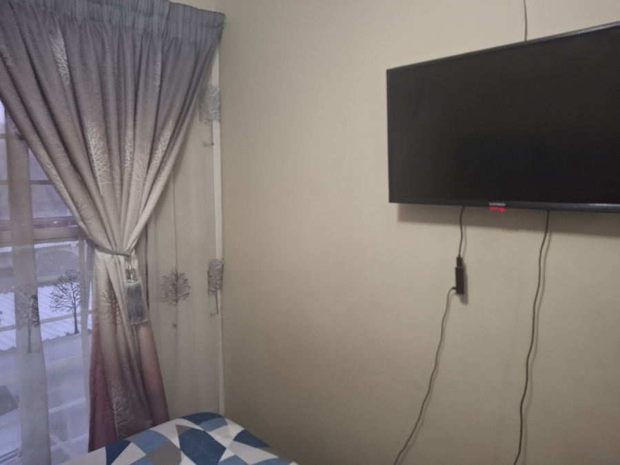 2 Bedroom Property for Sale in Commercia Gauteng