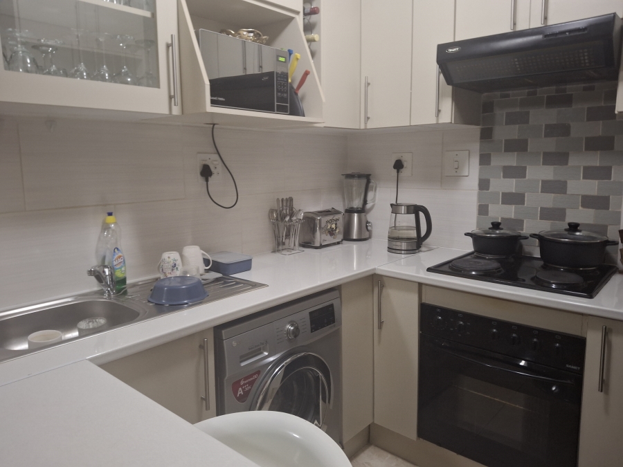 2 Bedroom Property for Sale in Commercia Gauteng