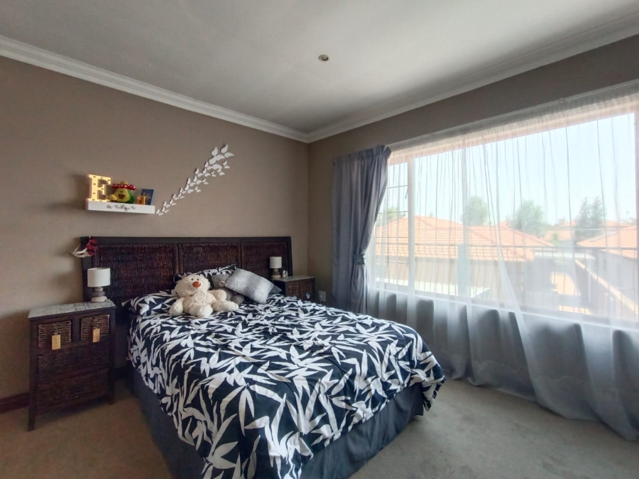 3 Bedroom Property for Sale in Vanderbijlpark SE 8 Gauteng