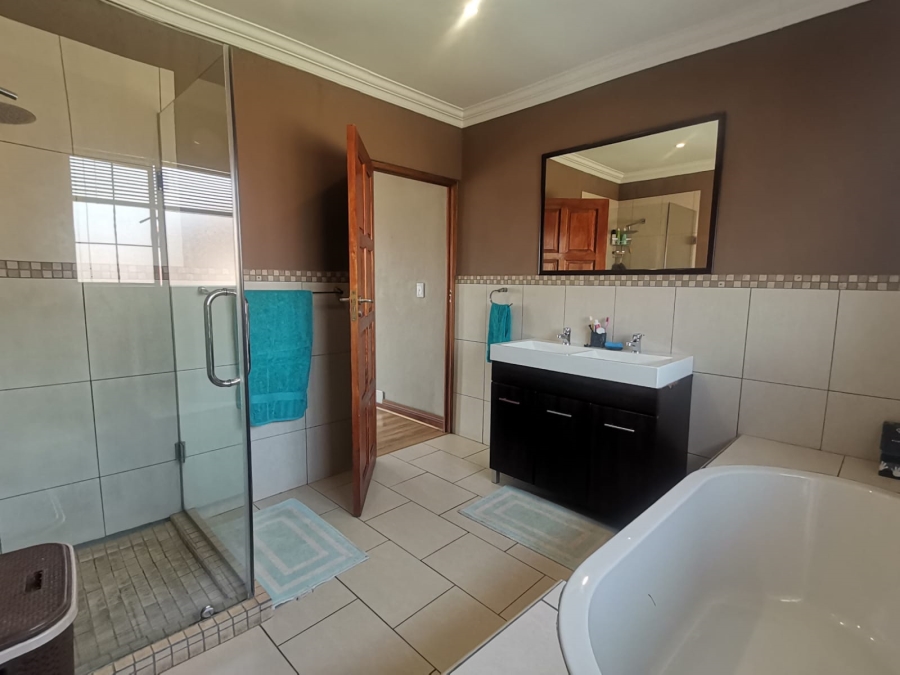 3 Bedroom Property for Sale in Vanderbijlpark SE 8 Gauteng