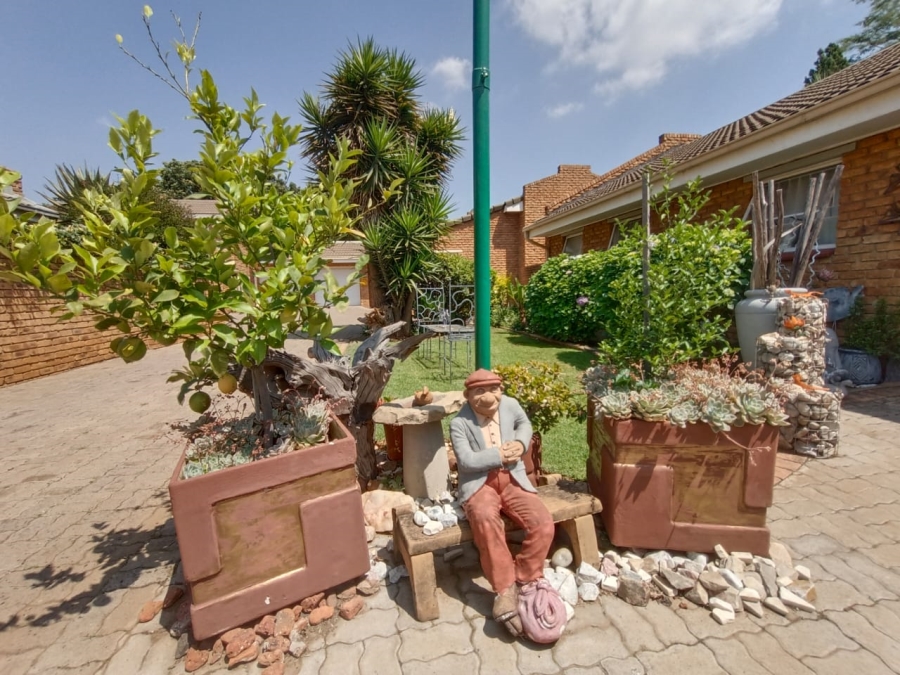 2 Bedroom Property for Sale in Vanderbijlpark SW 5 Gauteng