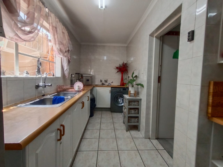 2 Bedroom Property for Sale in Vanderbijlpark SW 5 Gauteng