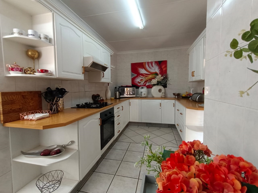 2 Bedroom Property for Sale in Vanderbijlpark SW 5 Gauteng