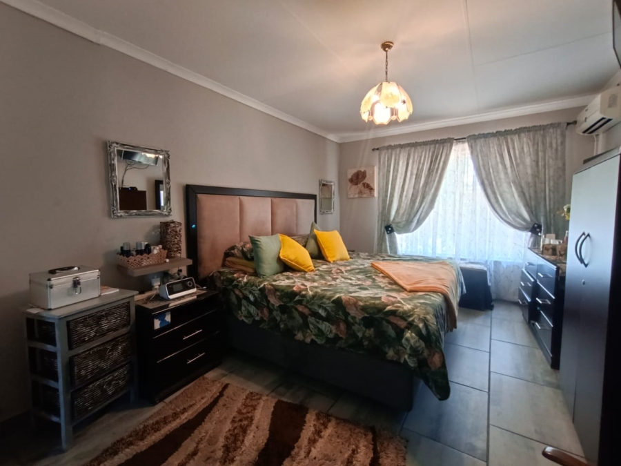 2 Bedroom Property for Sale in Vanderbijlpark SW 5 Gauteng
