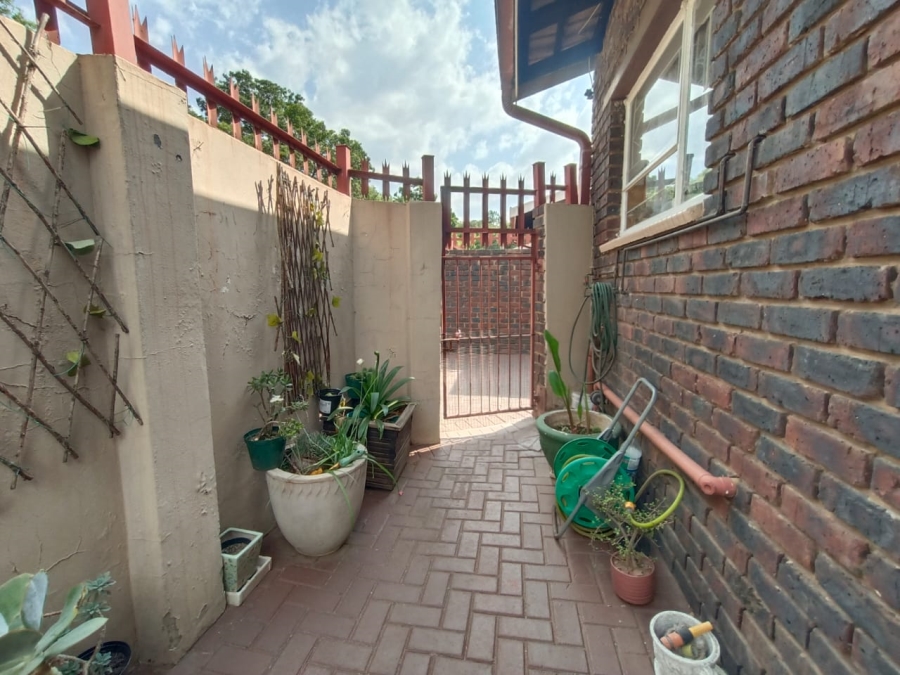 2 Bedroom Property for Sale in Three Rivers Gauteng