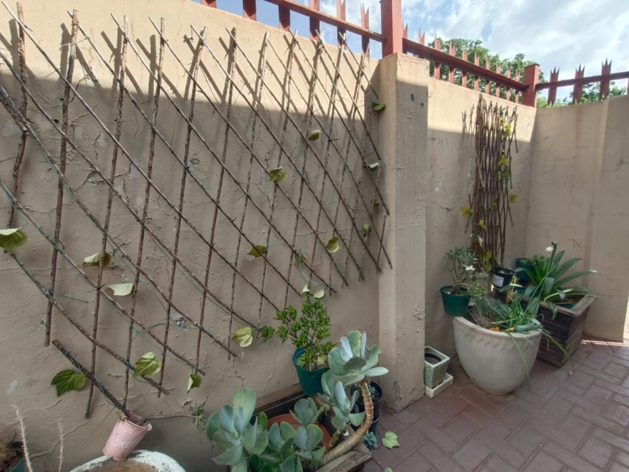 2 Bedroom Property for Sale in Three Rivers Gauteng