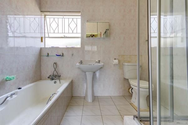 3 Bedroom Property for Sale in Sunward Park Gauteng