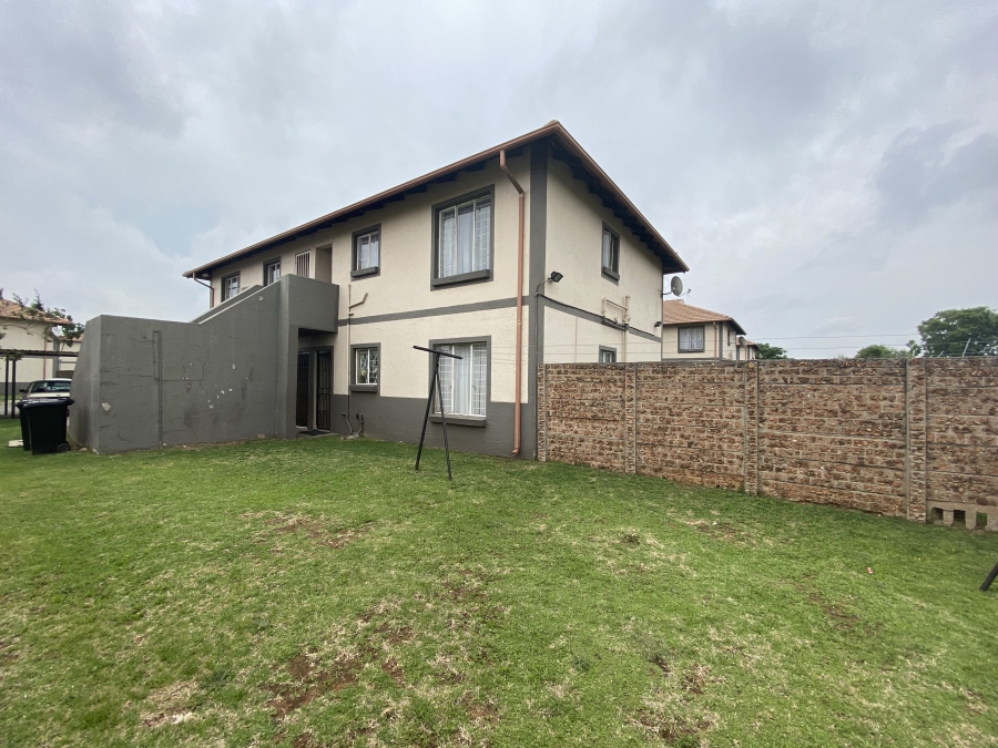 2 Bedroom Property for Sale in Parkrand Gauteng