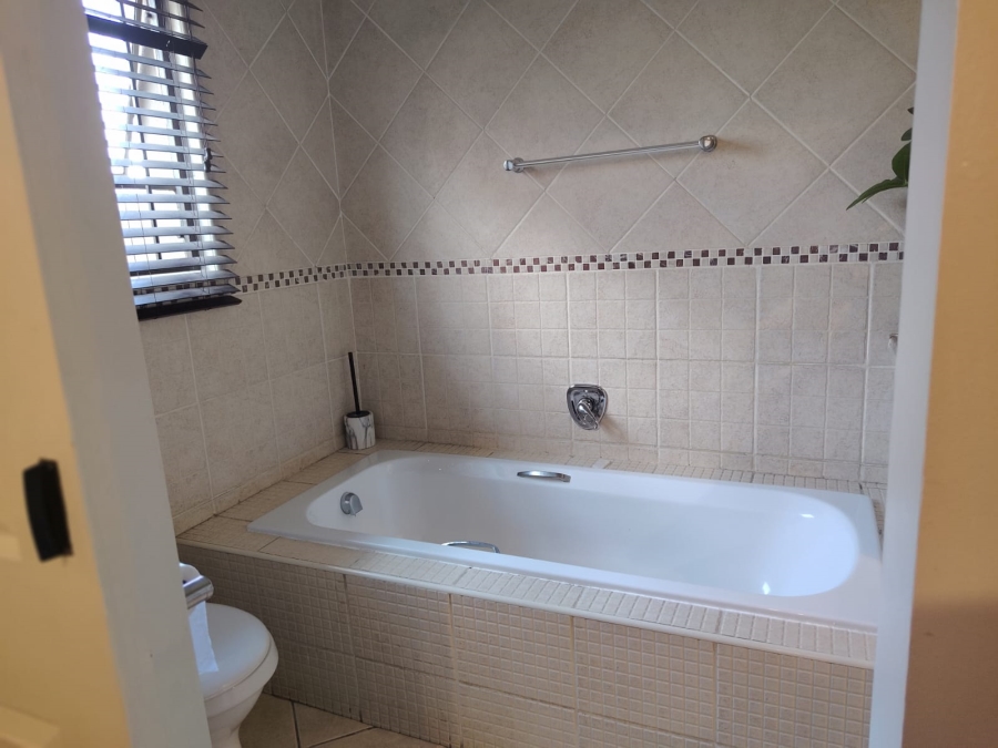 4 Bedroom Property for Sale in Ravenswood Gauteng